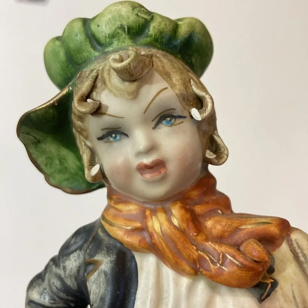 Capodimonte charming porcelain